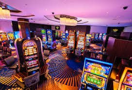 Antarmuka Lightning Roulette di aplikasi jilibet dengan roda berputar dan indikator petir